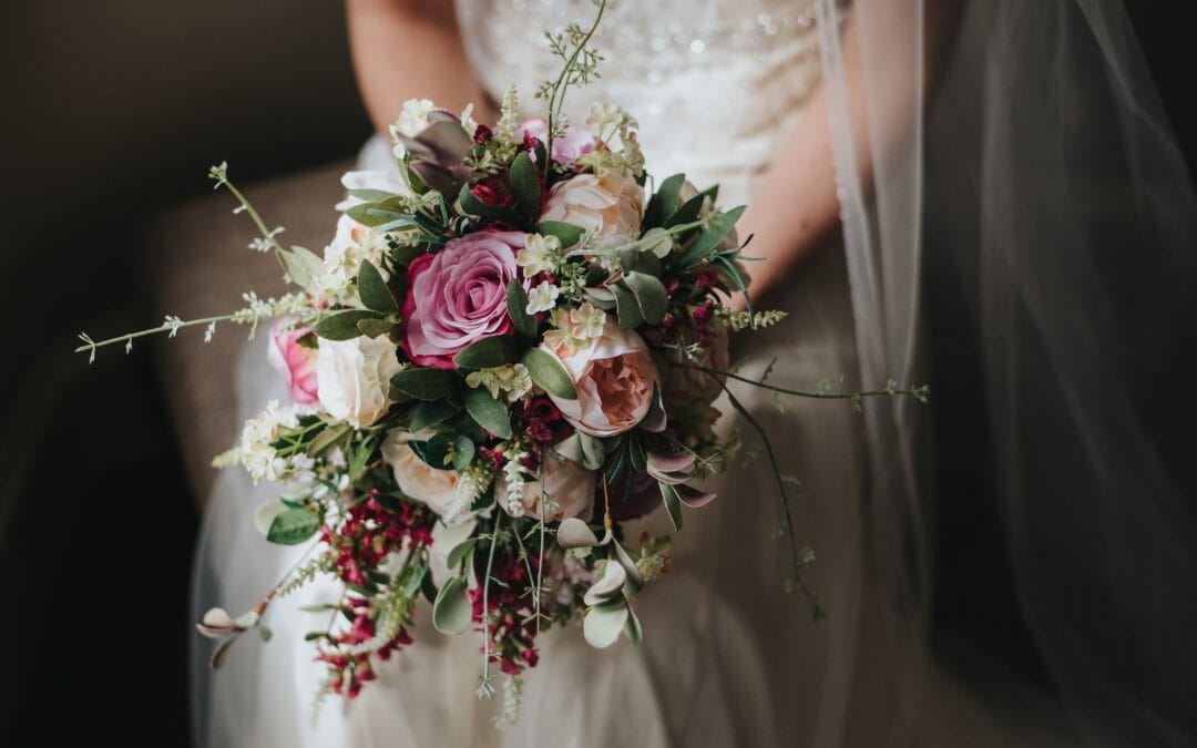 Semnificația și tendințele din spatele alegerii buchetului de mireasă